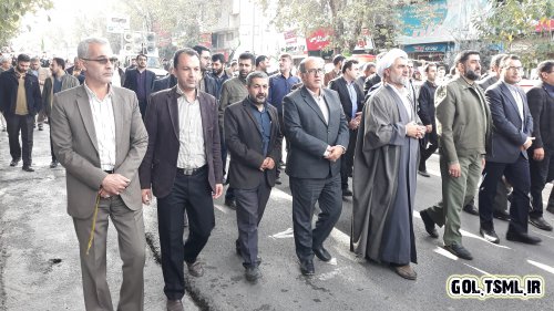 حضور مدیریت و جمعی از کارکنان آزمایشگاه فنی و مکانیک خاک استان در راهپیمایی روز 13 آبان